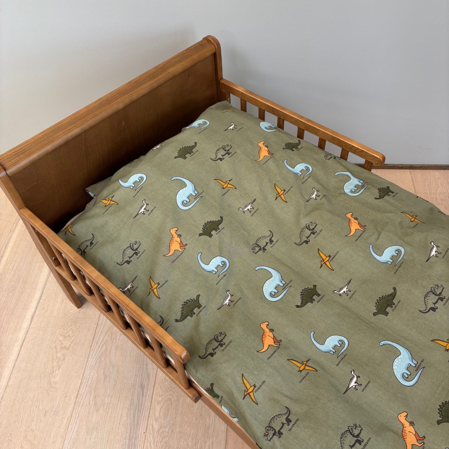 nuuroo By Mats - Baby bed linen Lagen Dino Names