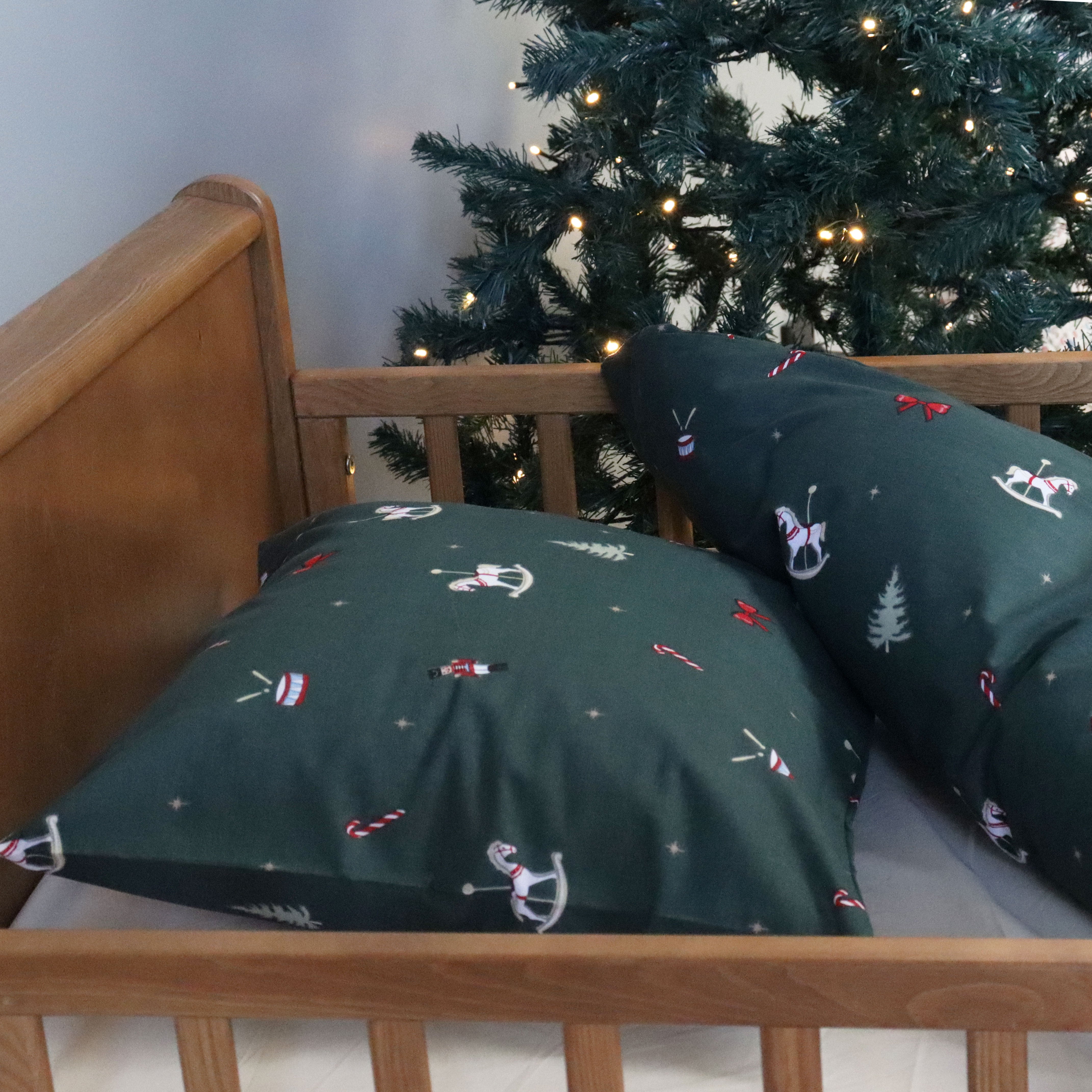 nuuroo By Mats - Baby sengetøj Lagen Christmas Toys