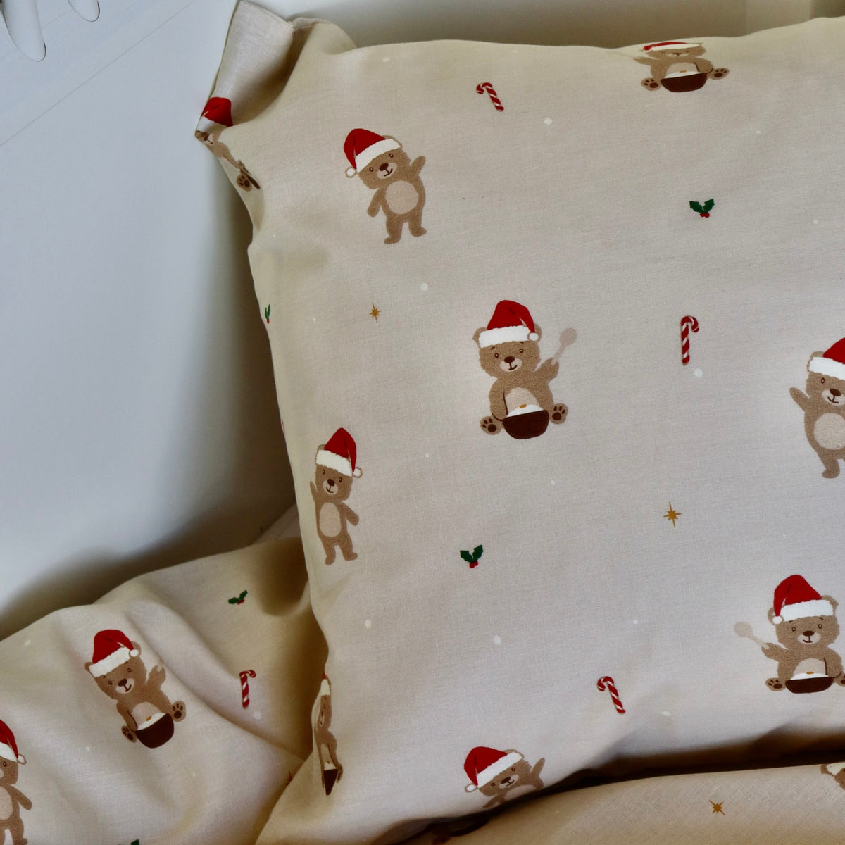 nuuroo By Mats - Baby sengetøj Lagen Christmas Teddy