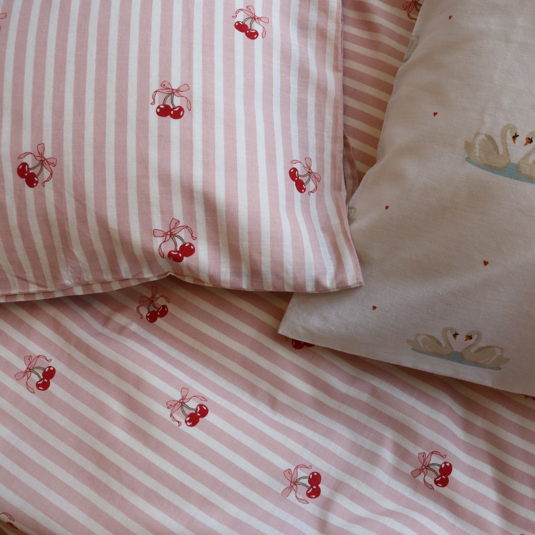 nuuroo By Mats - Junior sengetøj Sengetøj Cherry bow