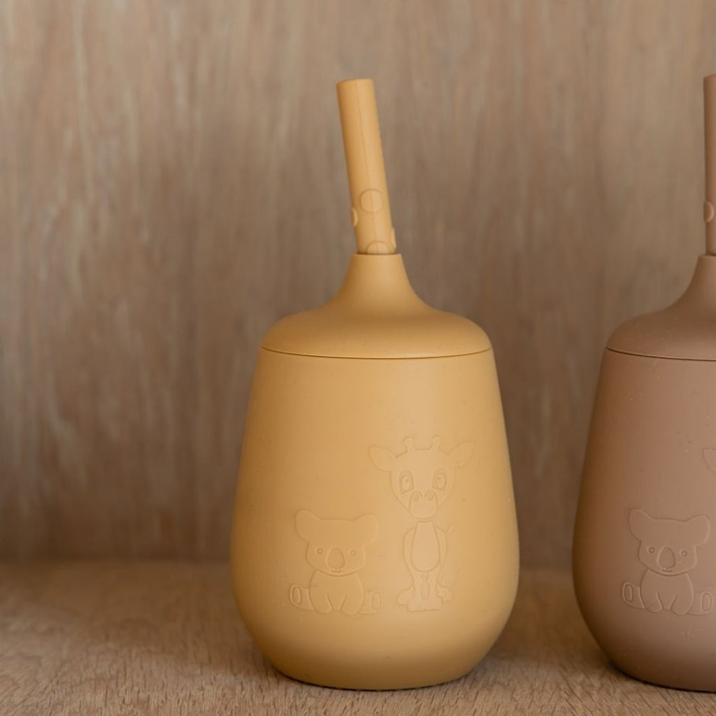 nuuroo Adita silikone kop med sugerør Kop Dusty yellow