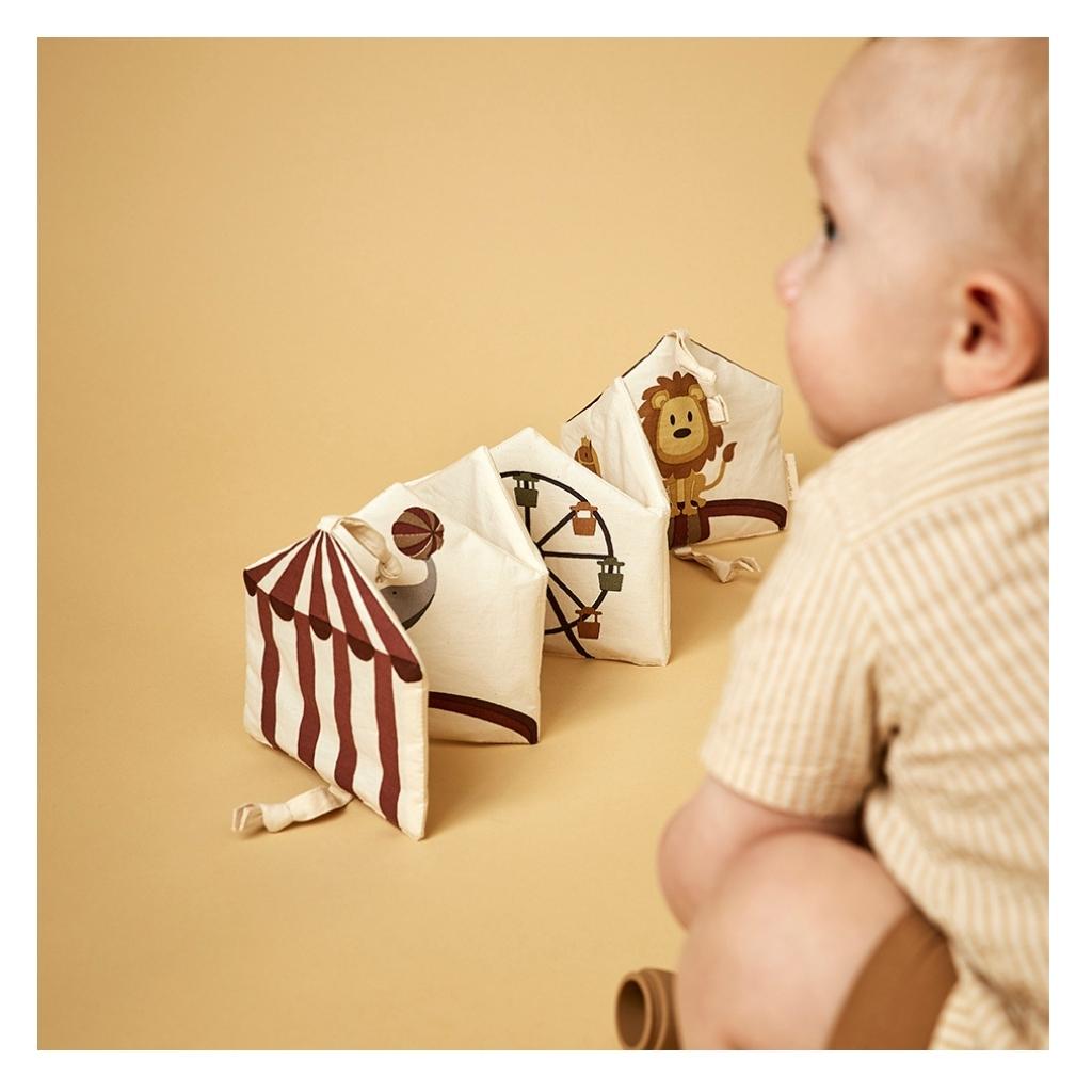 nuuroo Kit vendbar stofbog Stofbog Creme - Circus