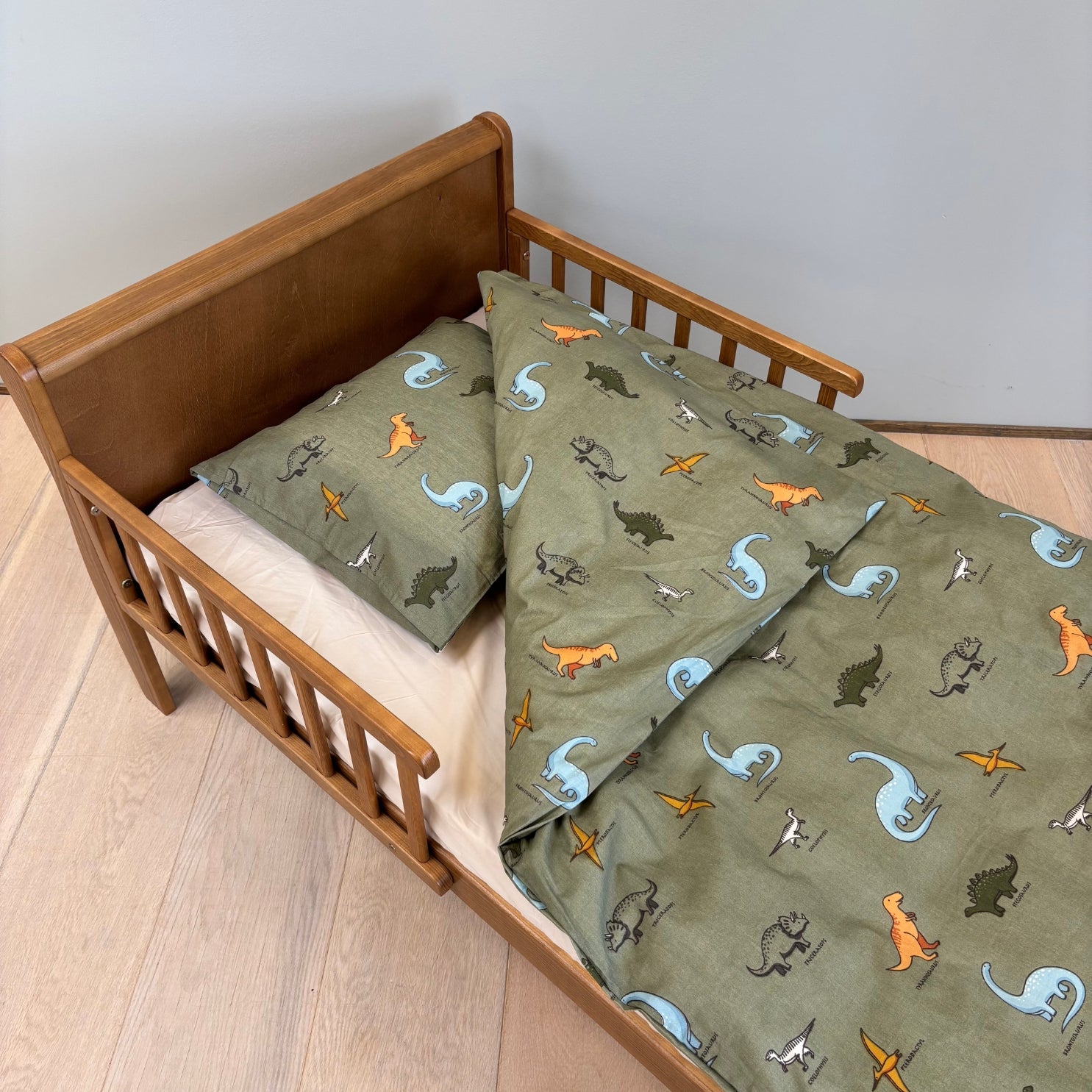 nuuroo By Mats - Junior bed linen Lagen Dino Names