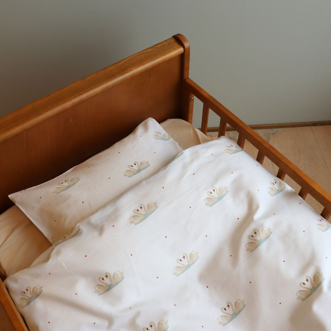 nuuroo By Mats - Junior sengetøj Sengetøj Swan love