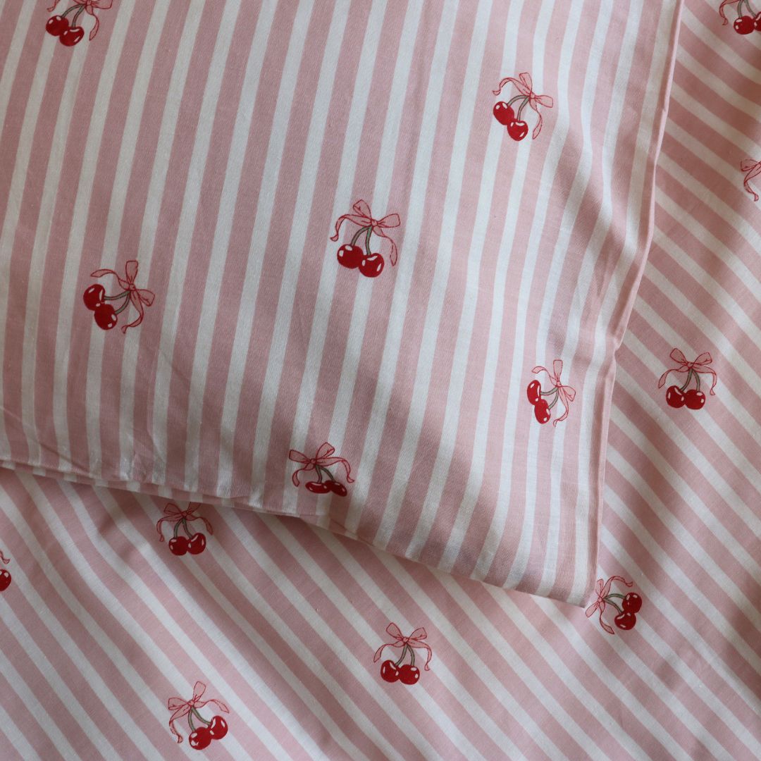 nuuroo By Mats - Junior sengetøj Sengetøj Cherry bow