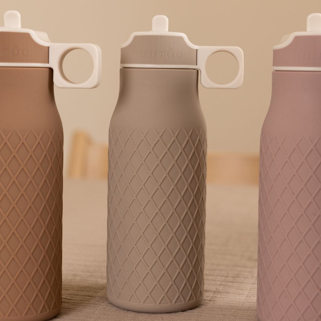 nuuroo Isa silikone drikkedunk - 400 ml Drinking bottle Cobblestone