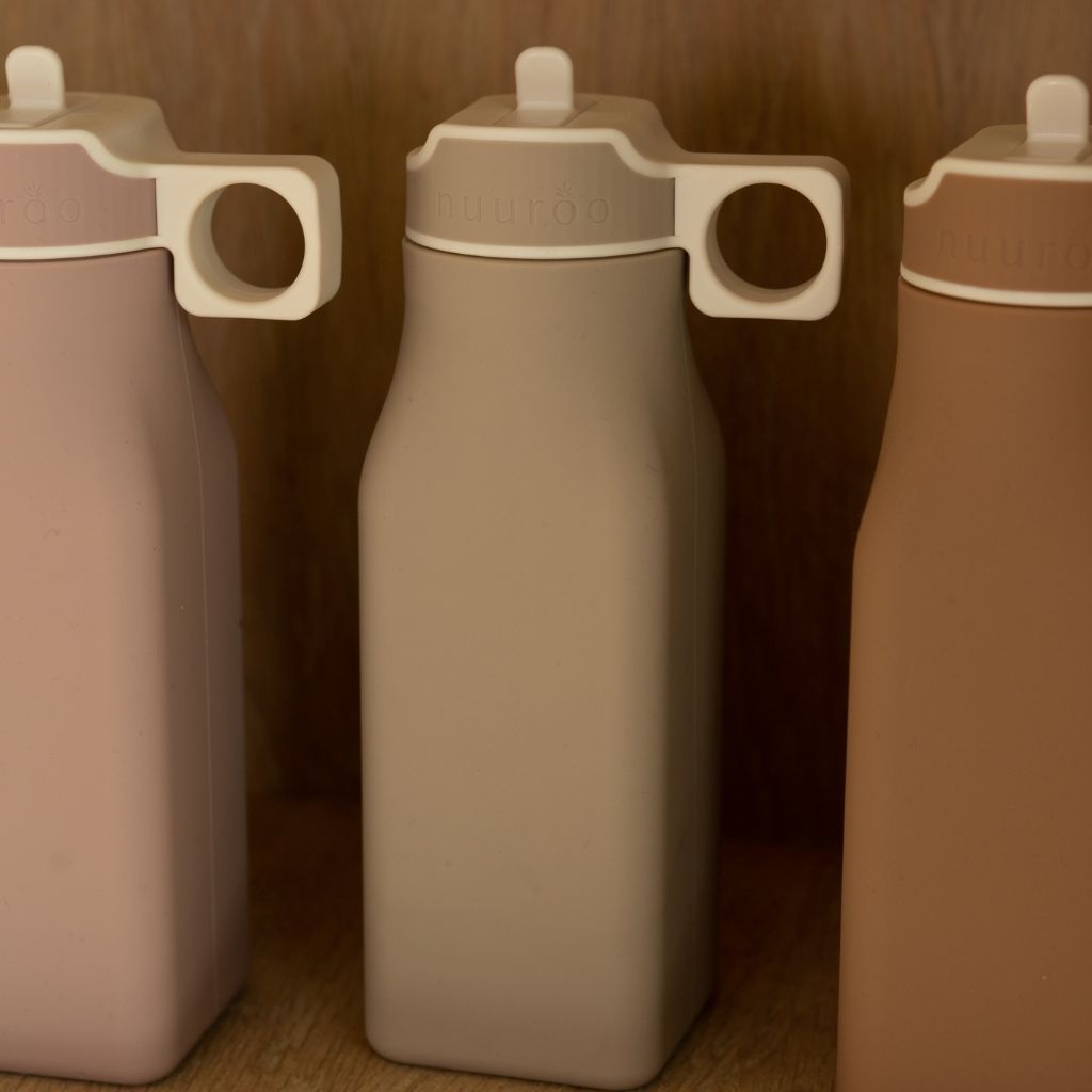 nuuroo Lindi silikone drikkedunk - 450 ml Drinking bottle Cobblestone